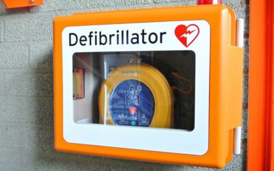 El uso del desfibrilador en el entorno laboral: una herramienta que salva vidas